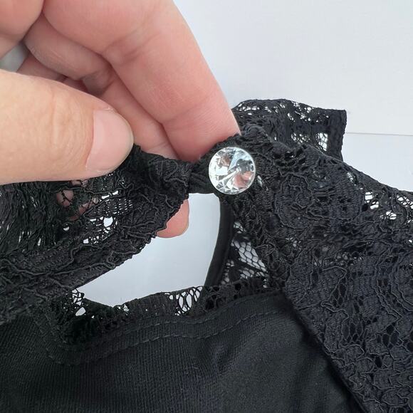 Betsy & Adam's Mermaid Gown Godet Hem Textured Floral Lace Open Back Formal 2 - Picture 5 of 16